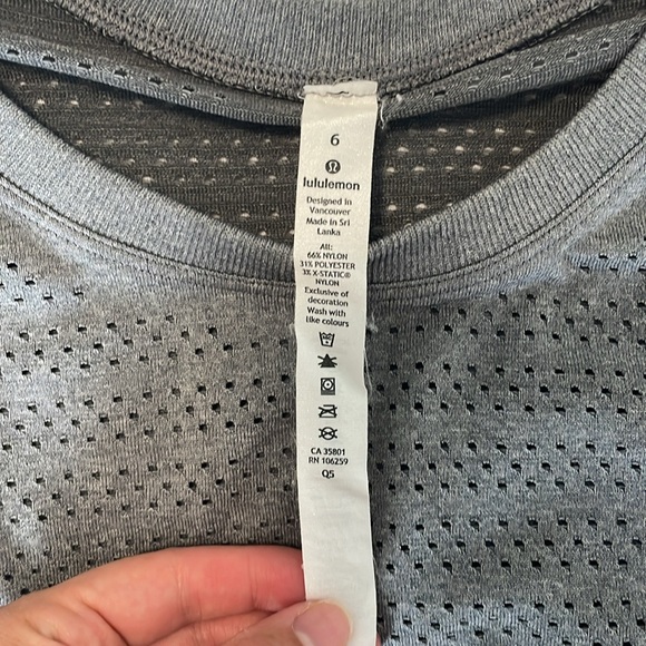 Lululemon long sleeve - Picture 3 of 4